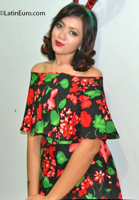 Date this hard body Philippines girl Jade from Pampanga PH866