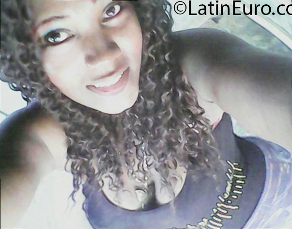 Date this happy Dominican Republic girl Ester from Santo Domingo DO24831