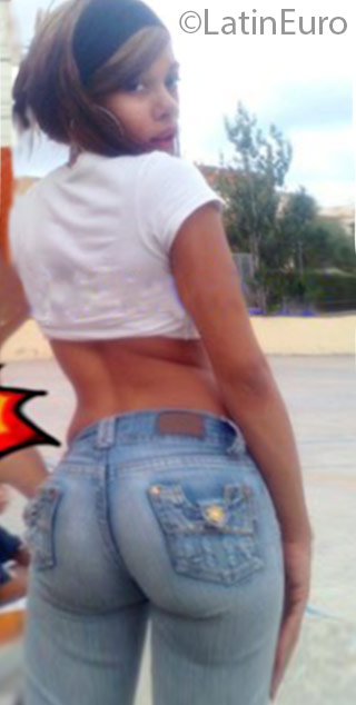 Date this charming Dominican Republic girl Jessica from Santo Domingo DO24850