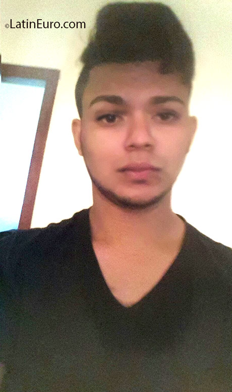 Date this foxy Honduras man Carlos from San Pedro Sula HN2015
