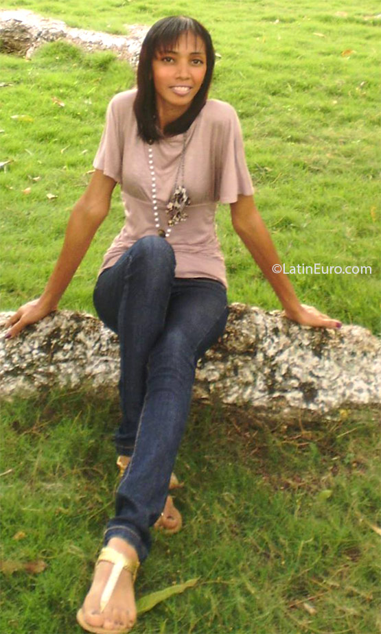 Date this fun Dominican Republic girl Johanny from Santo Domingo DO24865