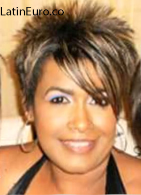 Date this pretty Venezuela girl Siena from Caracas VE654