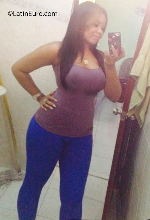 Date this gorgeous Dominican Republic girl Entronque from Santiago DO24980