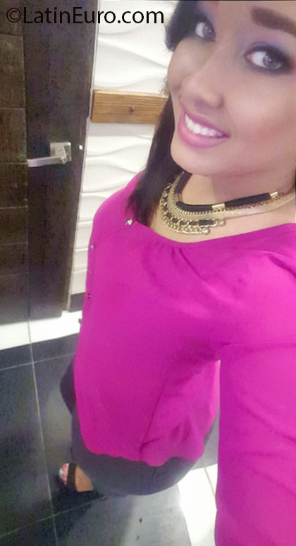 Date this tall Dominican Republic girl Rosa from Santiago DO24990