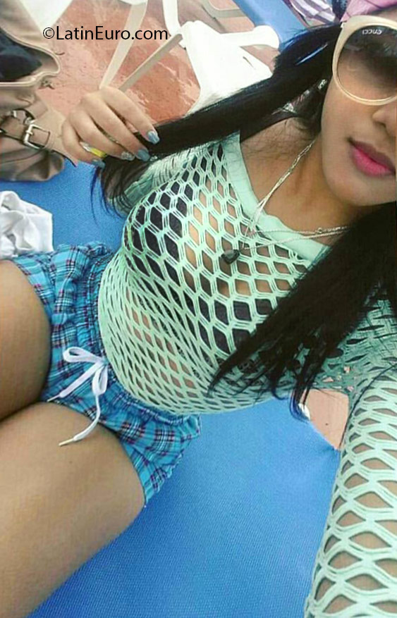 Date this georgeous Dominican Republic girl Shantal from Santo Domingo DO25040