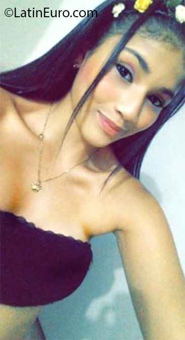 Date this athletic Colombia girl Tatiana from Cali CO18708
