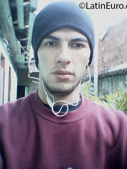 Date this gorgeous Honduras man Erick from Tegucigalpa HN2057