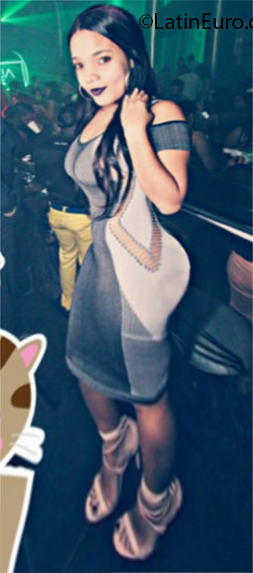 Date this sensual Dominican Republic girl Stacy from Santo Domingo DO25158