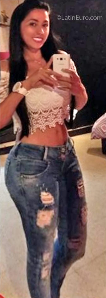 Date this exotic Colombia girl Sofia from Cali CO18766