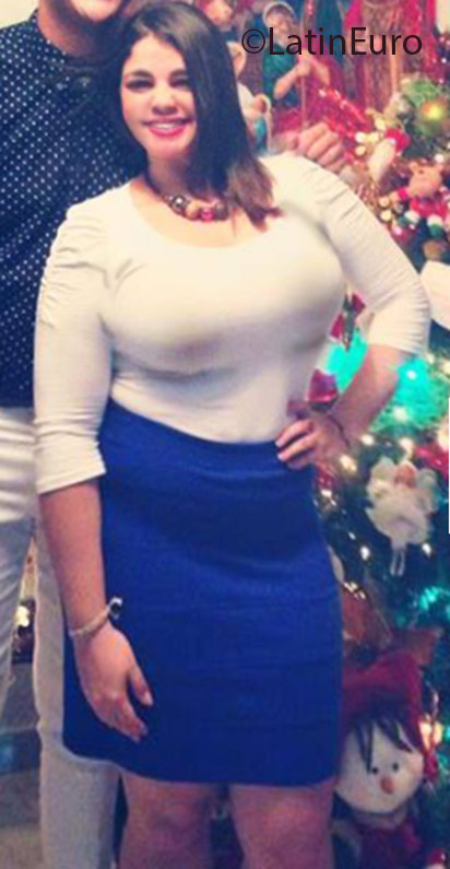 Date this young Colombia girl Carolina from Baranquilla CO18782