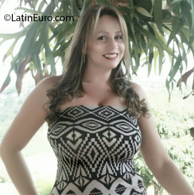 Date this gorgeous Colombia girl Diana Giron from Cali CO18787