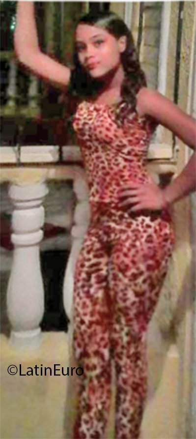 Date this hard body Dominican Republic girl Yenifer from Santo Domingo DO25346