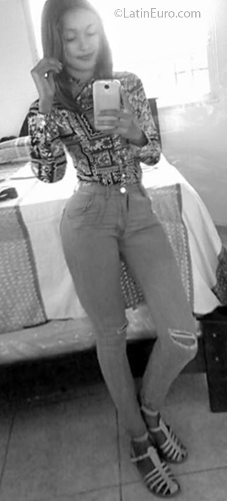 Date this tall Dominican Republic girl Lisbeth from Santo Domingo DO25396