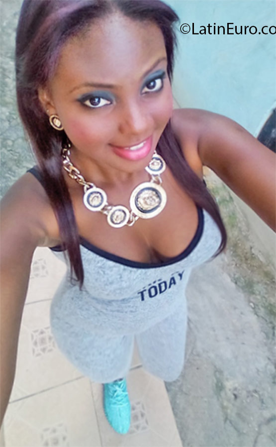 Date this good-looking Dominican Republic girl Marlene from Santo Domingo DO25411