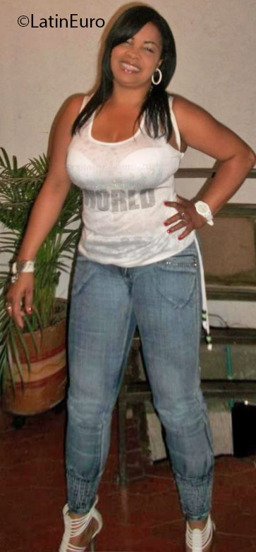 Date this gorgeous Colombia girl Sandra from Cali CO18901