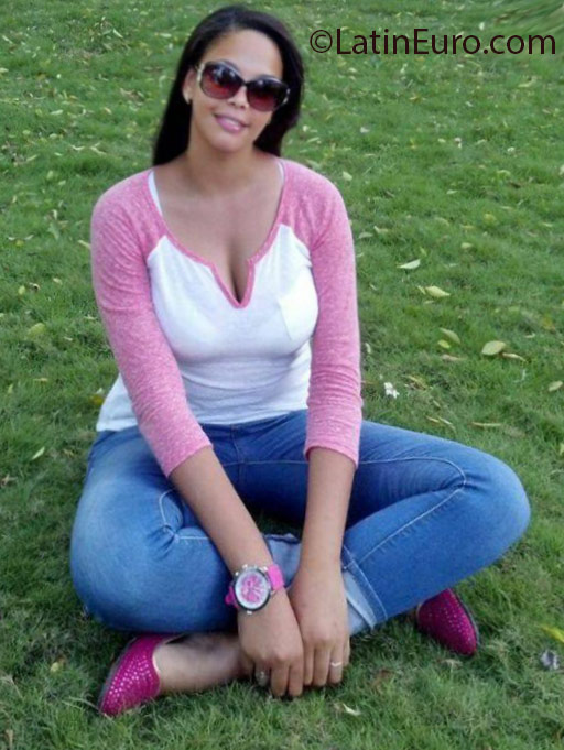 Date this cute Dominican Republic girl Andresy from Dajabon DO25670