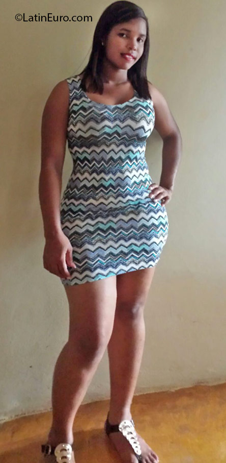 Date this funny Dominican Republic girl ARISLEIDY from Santo Domingo DO25755