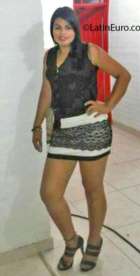 Date this lovely Colombia girl Liliana from Cali CO18968