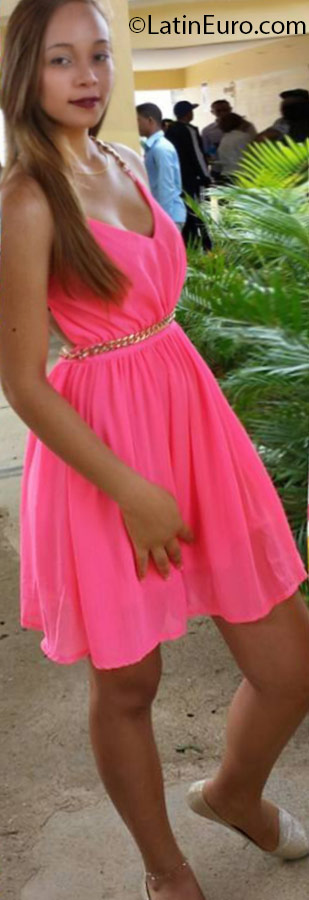 Date this charming Dominican Republic girl Yajairia from Santiago DO25871