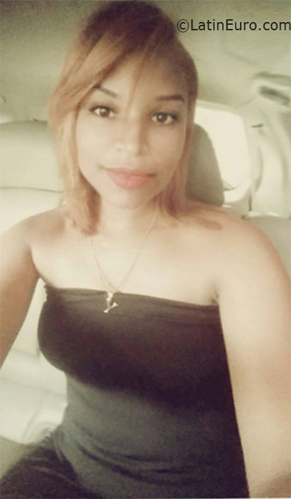 Date this passionate Dominican Republic girl Yanerfer from Santiago DO25917