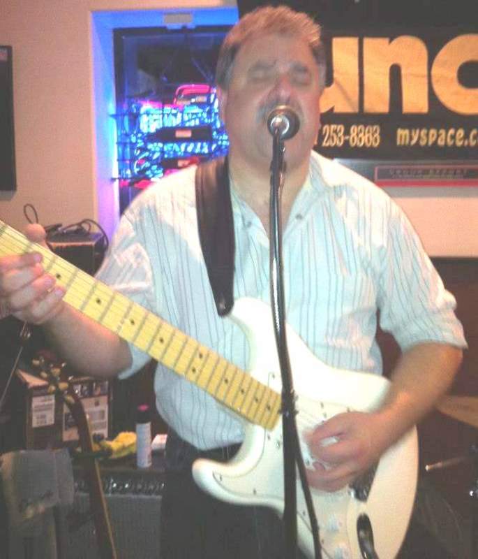 Date this georgeous United States man John from Philadelphia US17406