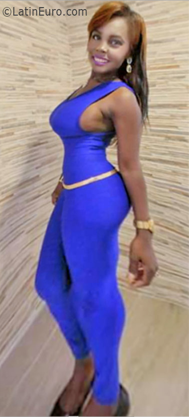 Date this pretty Dominican Republic girl Nikia from Santo Domingo DO26003