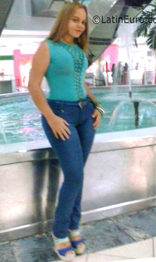 Date this attractive Dominican Republic girl Yulisa from Santiago DO26052