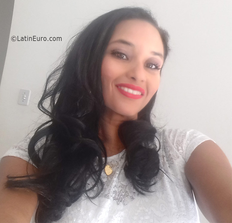 Date this stunning Brazil girl Ludmila from Salvador BR9696