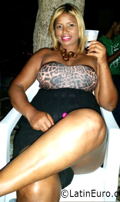 Date this sensual Dominican Republic girl Gleny from Santiago De Los Cabaleros DO26092
