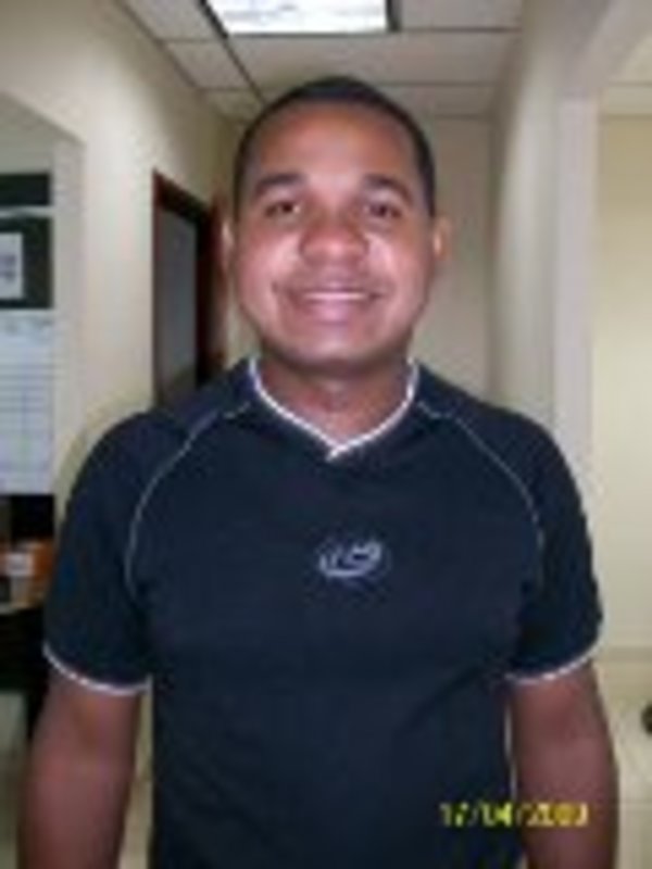 Date this delightful Panama man Eloy Aino from Panama PA1018