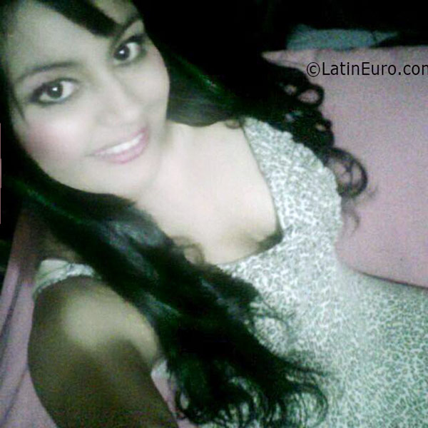 Date this young Colombia girl Vanezza from Bogota CO19125