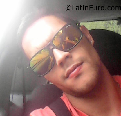 Date this georgeous Colombia man Jhoam from Medellin CO19136