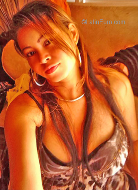 Date this cute Dominican Republic girl Karolay from Santiago DO26301