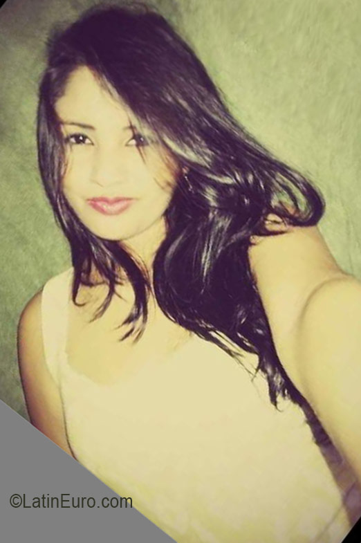 Date this athletic Honduras girl Claudia from San Pedro Sula HN2248