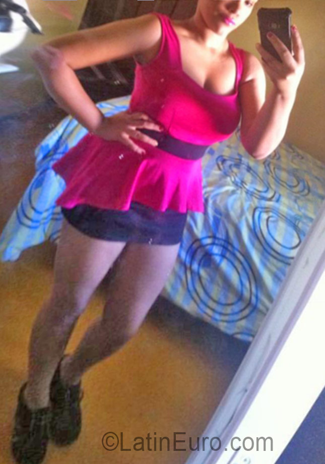Date this hard body Dominican Republic girl Idiany from Santiago DO26314