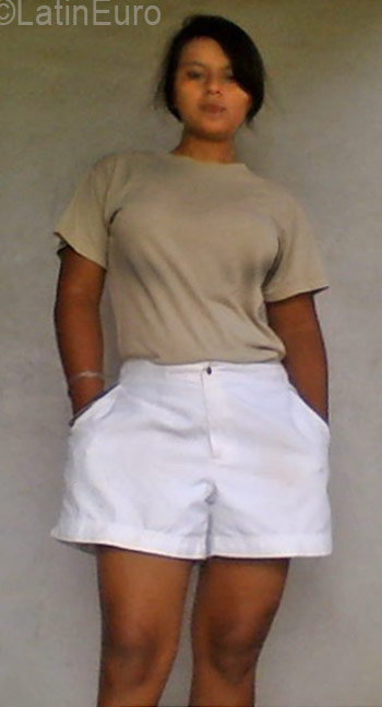 Date this foxy Honduras girl Lilian from Comayagua HN2261