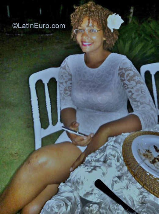 Date this lovely Dominican Republic girl Anarielys from Santo Domingo DO26819