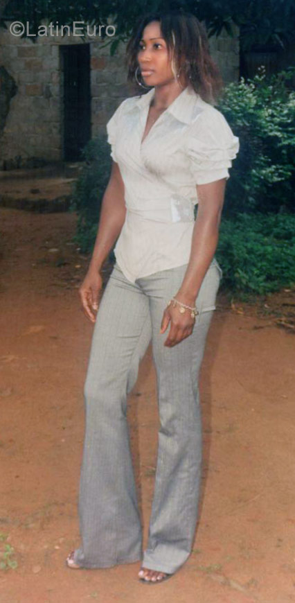 Date this attractive Cameroon girl Virginie from Yaounde CM248