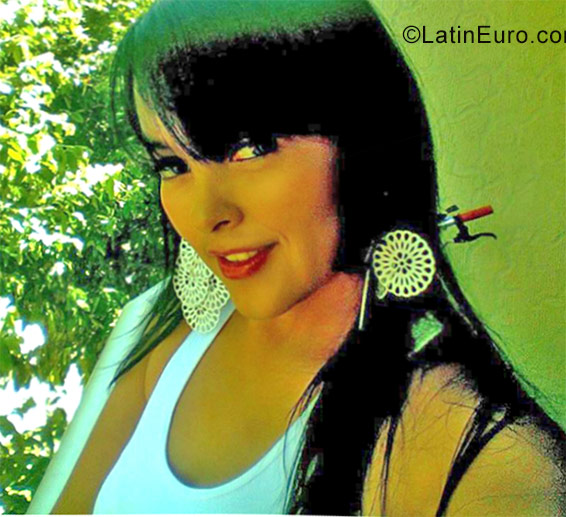 Date this gorgeous Colombia girl Carolina from Neiva CO19840