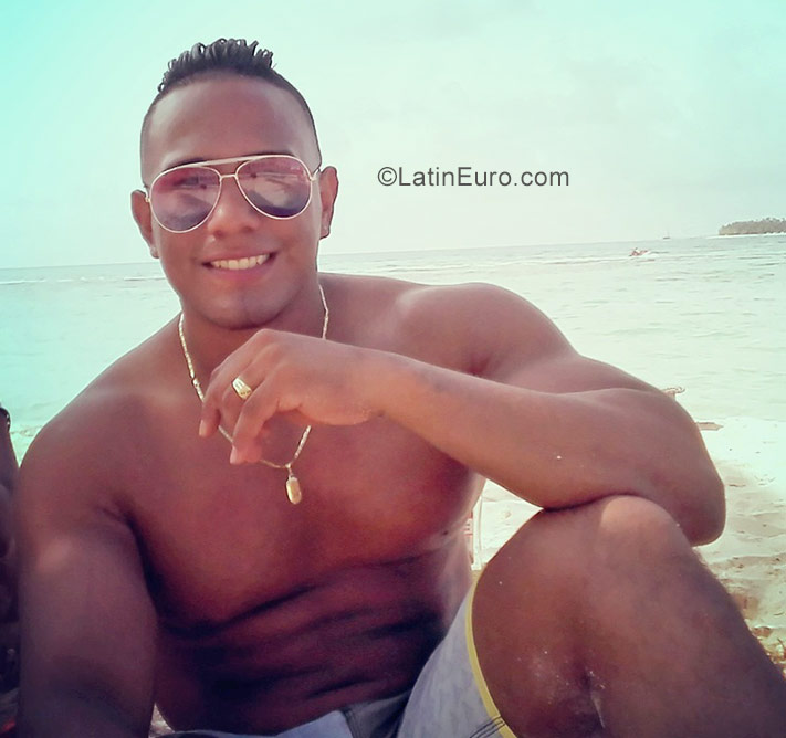 Date this beautiful Colombia man Ivan from Cali CO19849