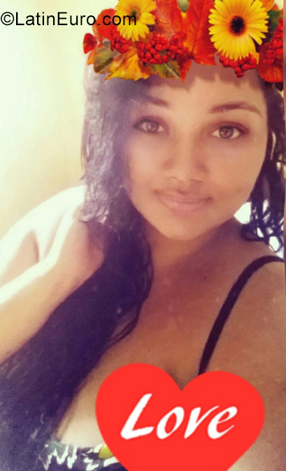 Date this voluptuous Dominican Republic girl Oscarina from Puerto Plata DO27001