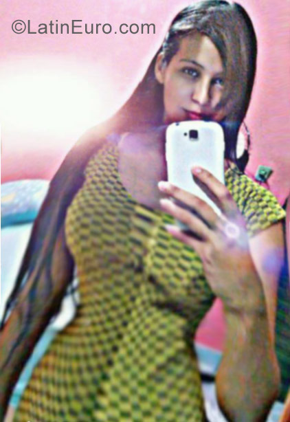 Date this athletic Brazil girl Itebeli from Acorizal BR9848