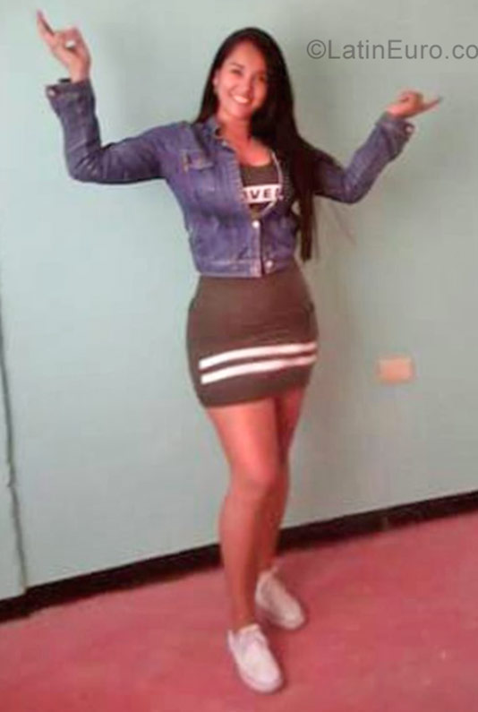 Date this young Colombia girl Linita from Villavicencio CO19916