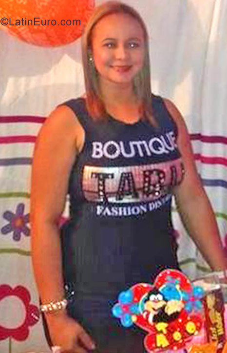 Date this cute Colombia girl Mayra from Barranquilla CO19944