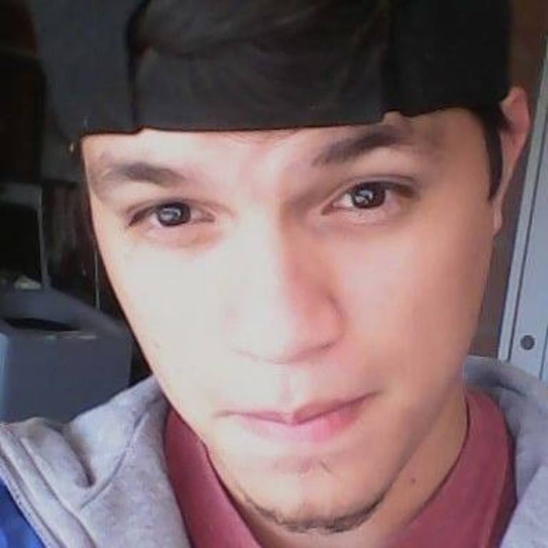 Date this athletic Colombia man Alexander moril from Bogota CO19981