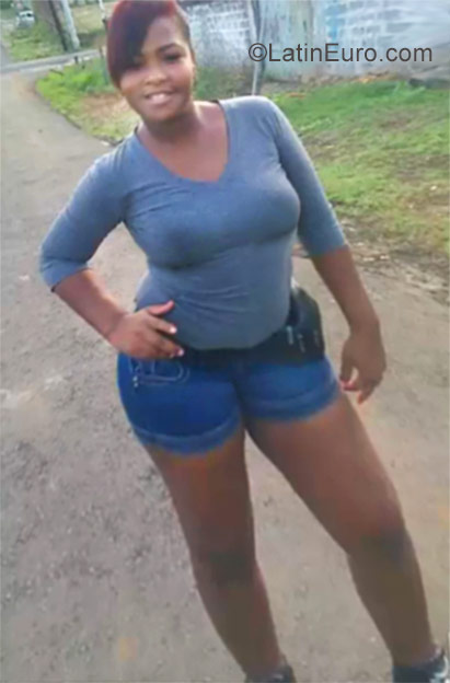 Date this voluptuous Panama girl Marieles from Panama City PA1053
