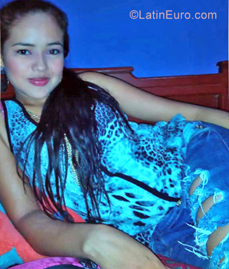 Date this charming Colombia girl Paola from Barranquilla CO20427
