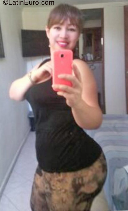 Date this good-looking Colombia girl Sandy from Medellin CO20624