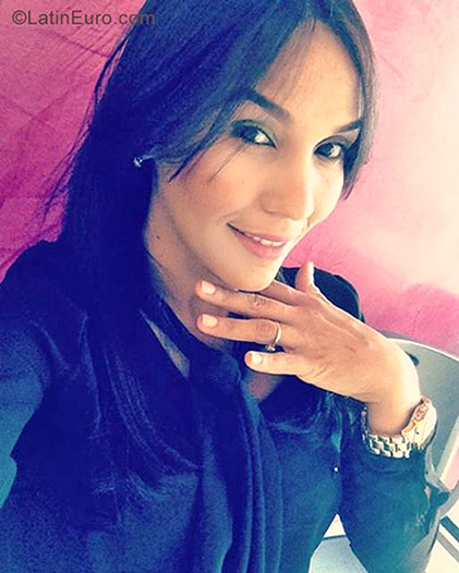 Date this cute Dominican Republic girl YOKAIRA from La Vega DO27900