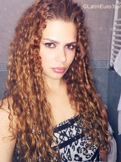 Date this sultry Portugal girl Angelsammy from Lisboa PT77